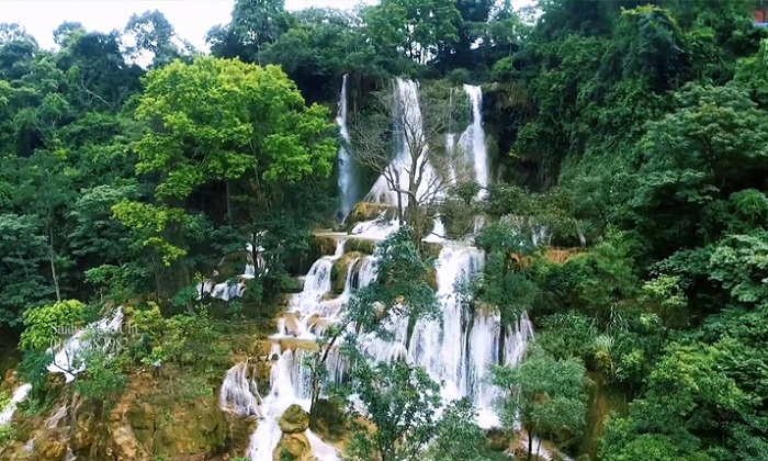 visit son la vietnam waterfalls